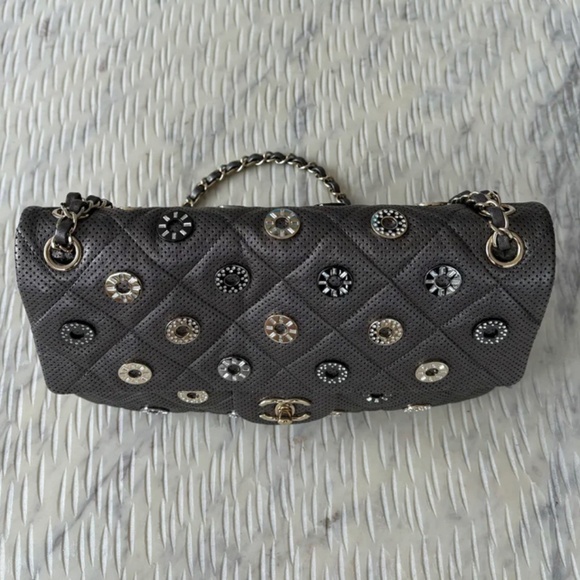 Chanel Paris-Dubai Medal Flap Bag in Embellished Quilted Perforated Lambskin - Picture 2 of 14